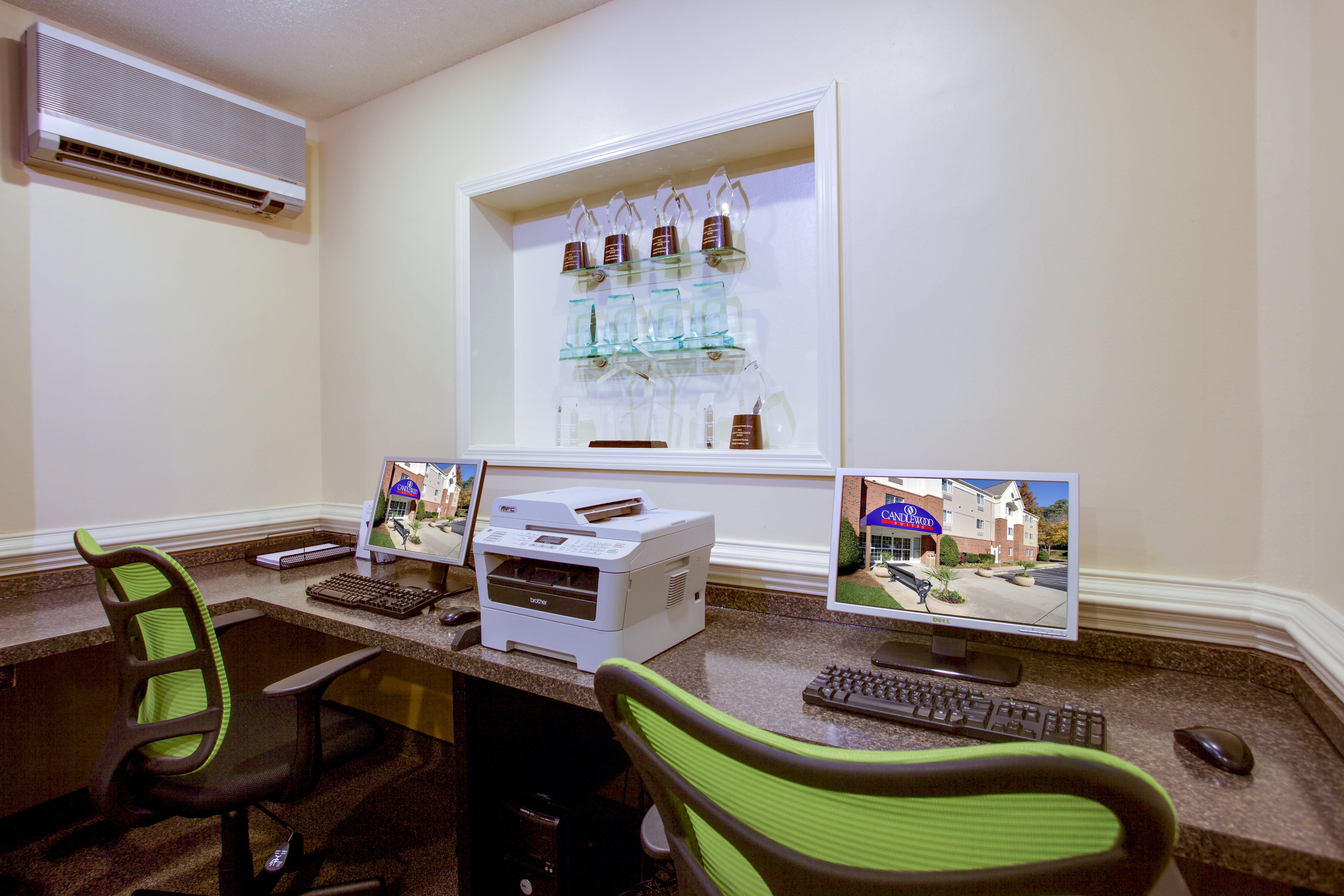 Candlewood Suites Raleigh Crabtree By Ihg Esterno foto